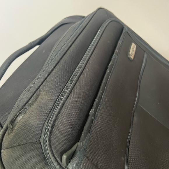 Ultra-lightweight Spinner Luggage - Picture 3 of 5